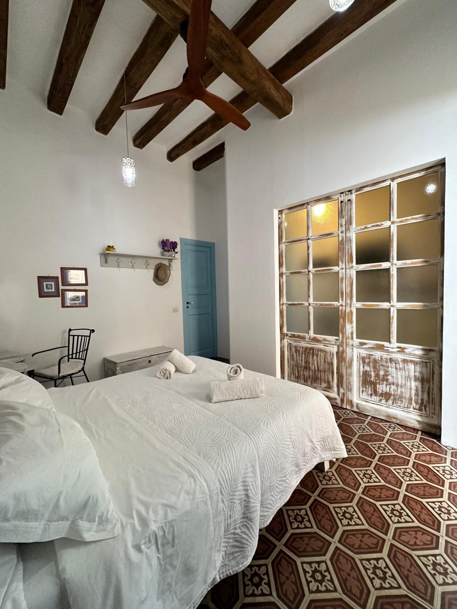 Bed and Breakfast Antica Dimora Santa Marina Salina Exteriér fotografie